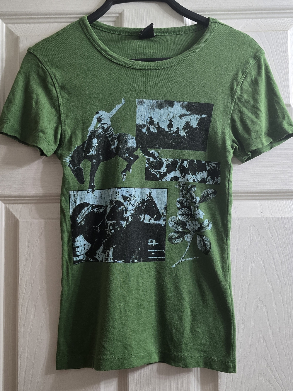Urban Outfitters Green Graphic Short Sleeve Tee